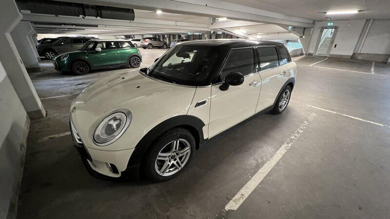 Vit Begagnad 2016 Mini Cooper D Clubman Kombi | 149 999 kr (Marknadspris) - Bild 1/4