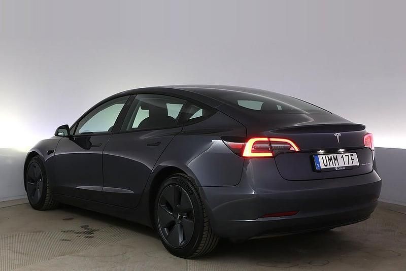 Begagnad Tesla Model 3 Long Range AWD 366 kW (498 HK) 2021 Grå Sedan