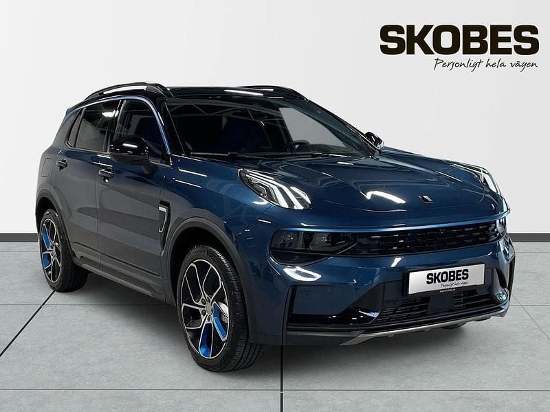 Blå Begagnad 2023 Lynk & Co 01 SUV | 315 100 kr - Bild 1/4