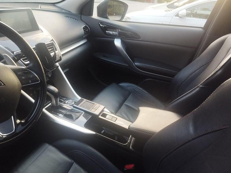 Svart Begagnad 2018 Mitsubishi Eclipse Cross SUV | 185 000 kr (Bra pris) - Bild 1/4