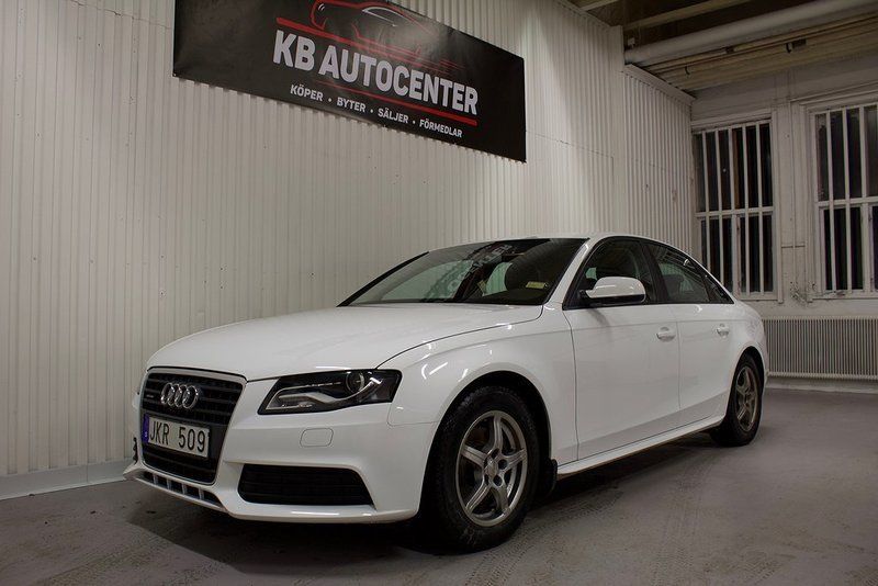 Begagnad Audi A4 143 HK (105 kW) 2011 Vit Sedan