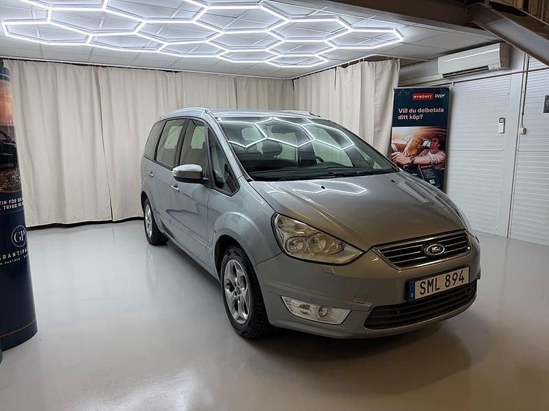 Begagnad Ford Galaxy Trend 116 HK (85 kW) 2014 Grå Minibuss
