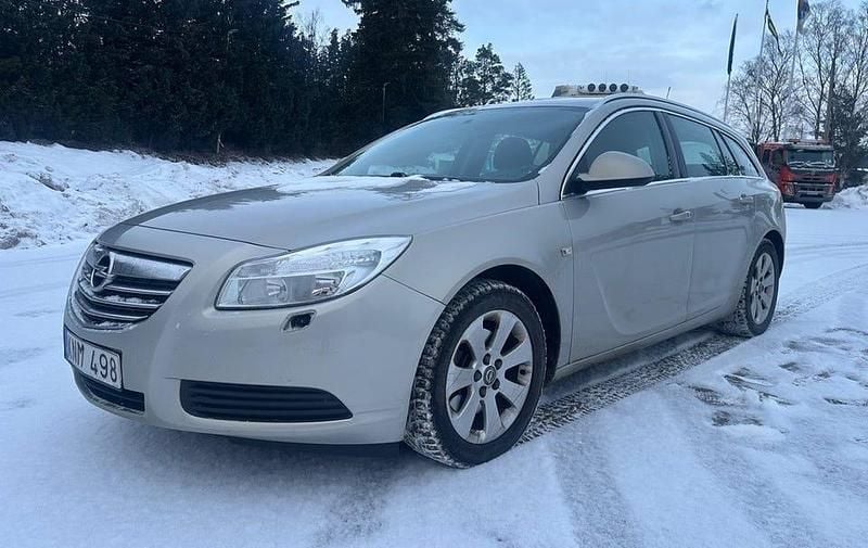 Grå Begagnad 2009 Opel Insignia Edition Kombi | 29 900 kr (Superpris) - Bild 1/4