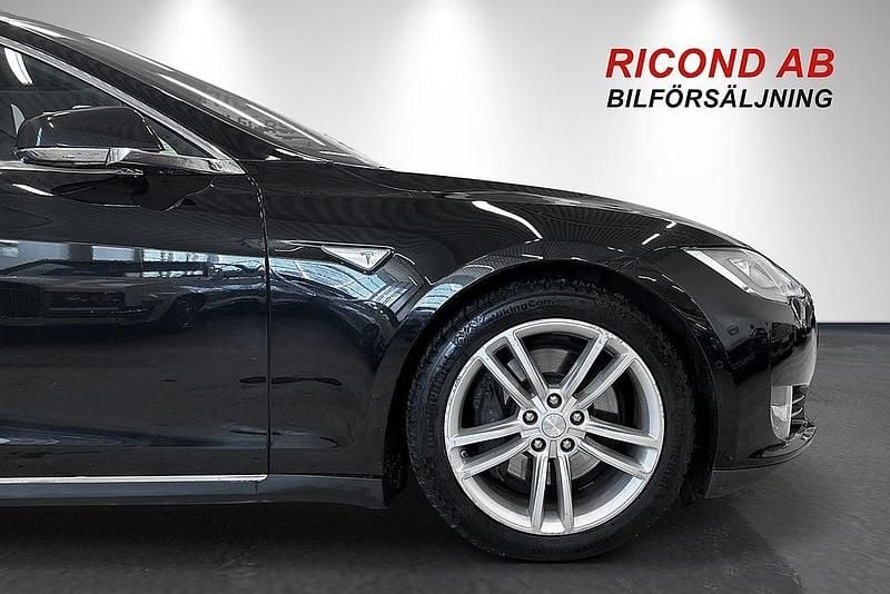 Begagnad Tesla Model S 386 kW (525 HK) 2015 Svart Halvkombi