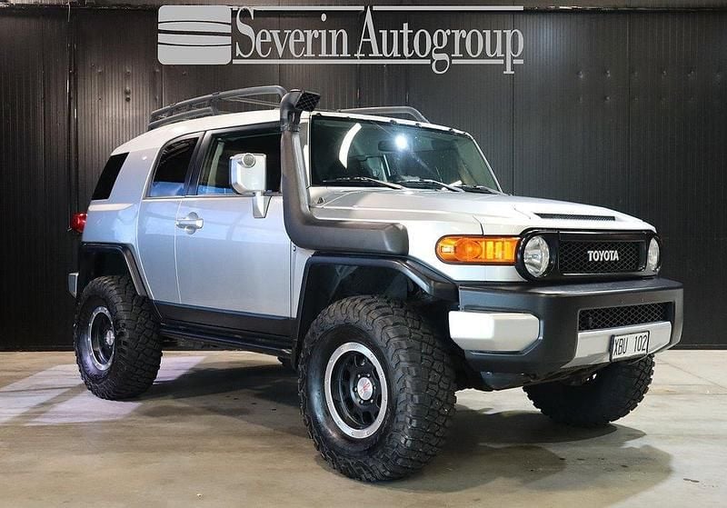 Silver Begagnad 2007 Toyota FJ Cruiser SUV | 299 000 kr - Bild 1/4