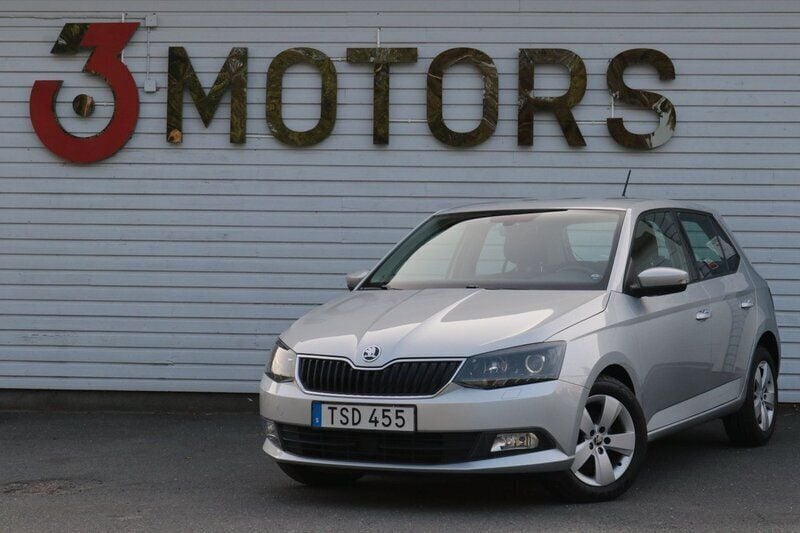 Silver Begagnad 2018 Skoda Fabia Style Halvkombi | 106 900 kr (Marknadspris) - Bild 1/4