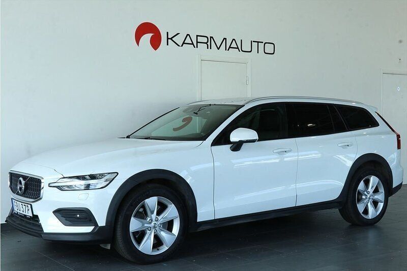 Vit Begagnad 2019 Volvo V60 CC Momentum Kombi | 244 900 kr (Marknadspris) - Bild 1/4