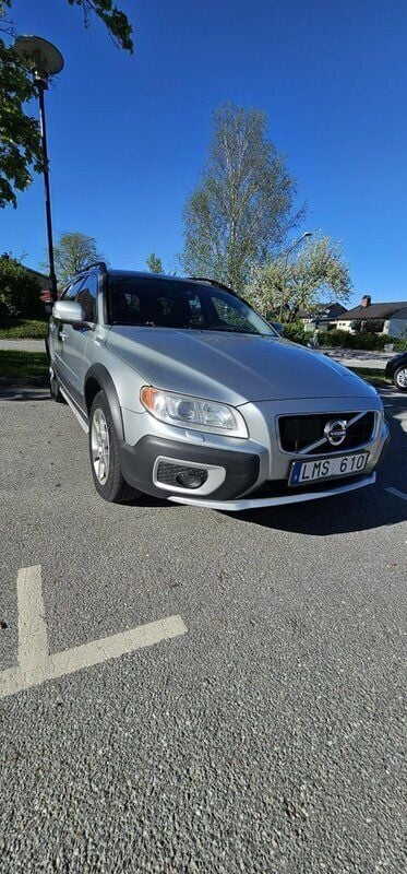 Silver Begagnad 2010 Volvo XC70 Summum SUV | 75 000 kr (Dyr) - Bild 1/4