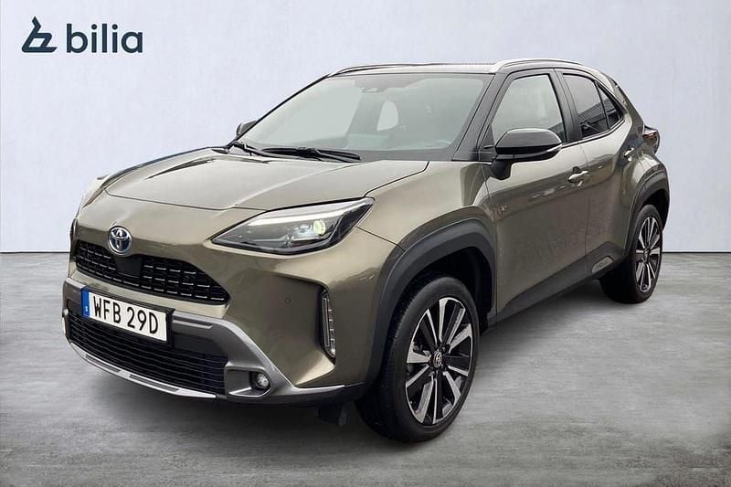 Grön Begagnad 2022 Toyota Yaris Hybrid Edition SUV | 299 900 kr (Marknadspris) - Bild 1/3