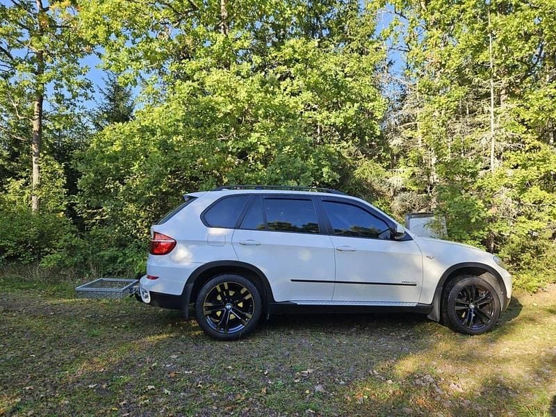 Vit Begagnad 2012 BMW X5 SUV | 124 999 kr (Superpris) - Bild 1/4