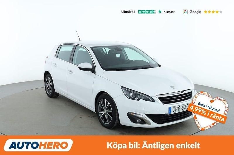 Begagnad Peugeot 308 Allure 121 HK (88 kW) 2015 Vit Halvkombi