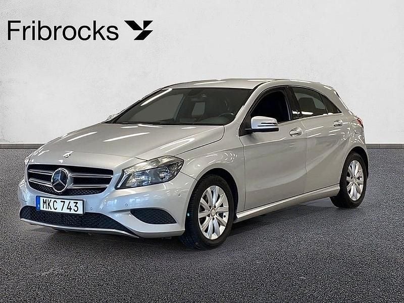 Begagnad Mercedes A180 Style 122 HK (89 kW) 2013 Silver Halvkombi