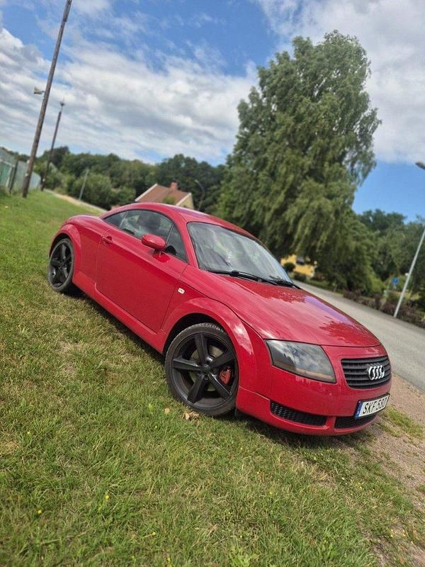 Röd Begagnad 2000 Audi TT Sportkupé | 50 500 kr (Marknadspris) - Bild 1/4