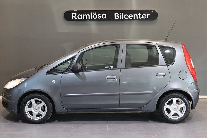 Mörkgrå Begagnad 2006 Mitsubishi Colt Halvkombi | 49 900 kr (Lite dyr) - Bild 1/4