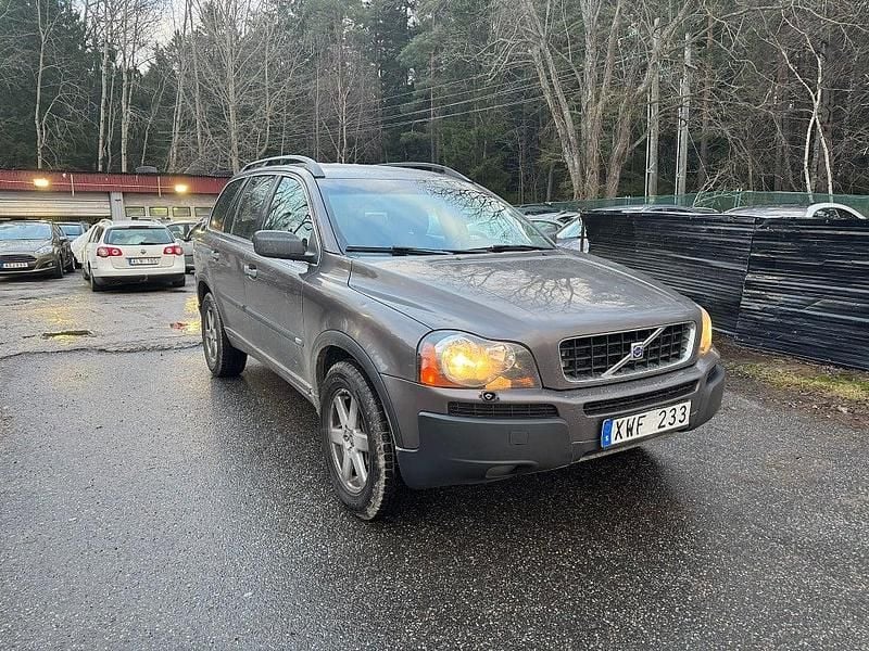 Brun Begagnad 2006 Volvo XC90 Kinetic SUV | 59 900 kr (Bra pris) - Bild 1/4