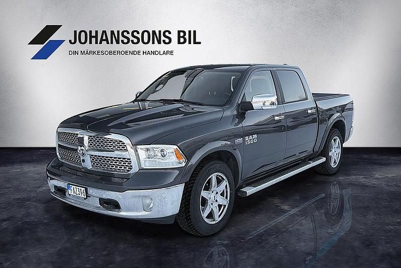 Grå Begagnad 2018 RAM 1500 Pickup | 359 900 kr - Bild 1/4
