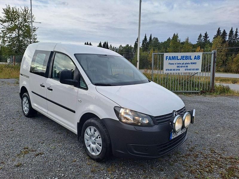 Vit Begagnad 2014 VW Caddy Minibuss | 139 900 kr (Dyr) - Bild 1/4