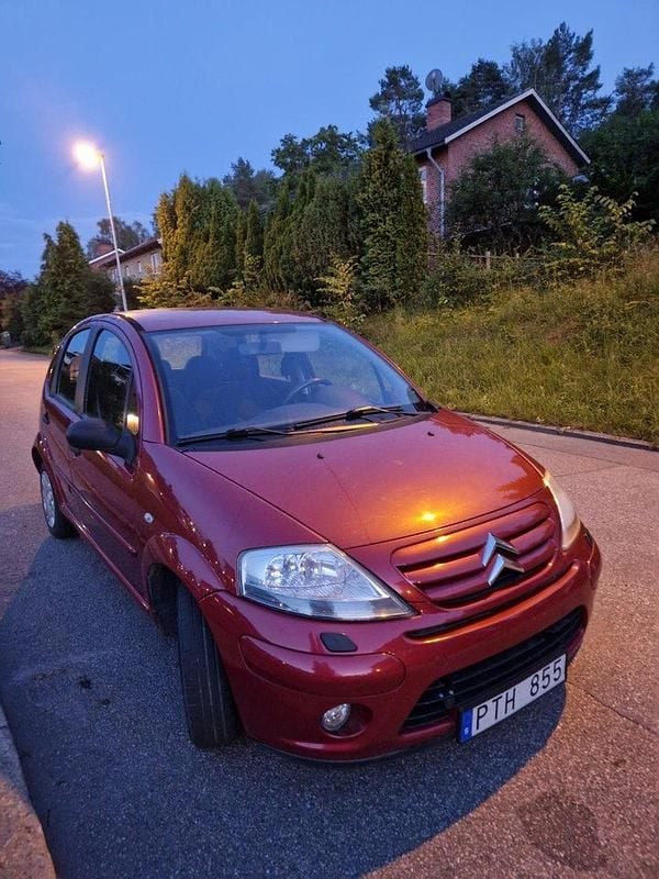Röd Begagnad 2007 Citroën C3 Halvkombi | 22 900 kr (Lite dyr) - Bild 1/4