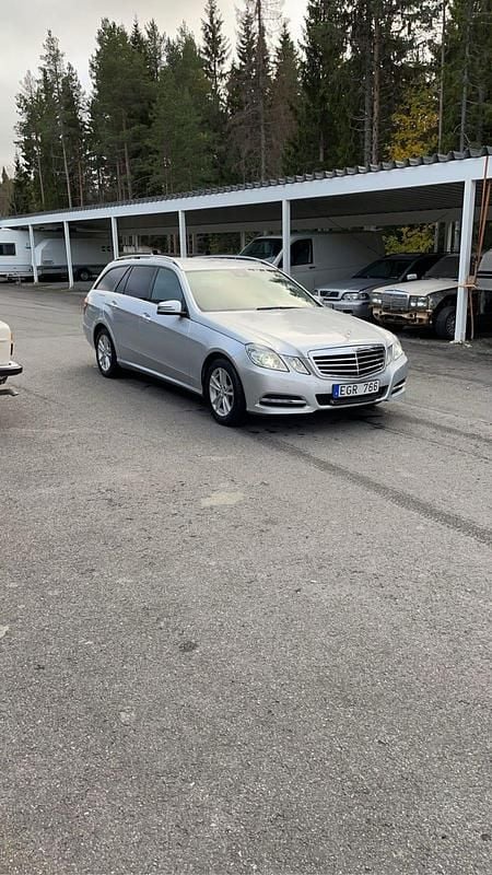 Begagnad 2013 Mercedes E220 Kombi | 90 000 kr (Bra pris) - Bild 1/3