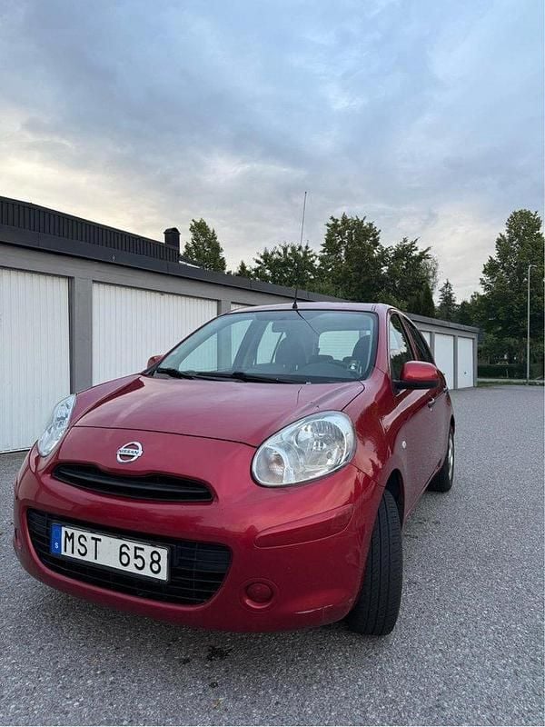 Röd Begagnad 2012 Nissan Micra Halvkombi | 32 000 kr (Bra pris) - Bild 1/4