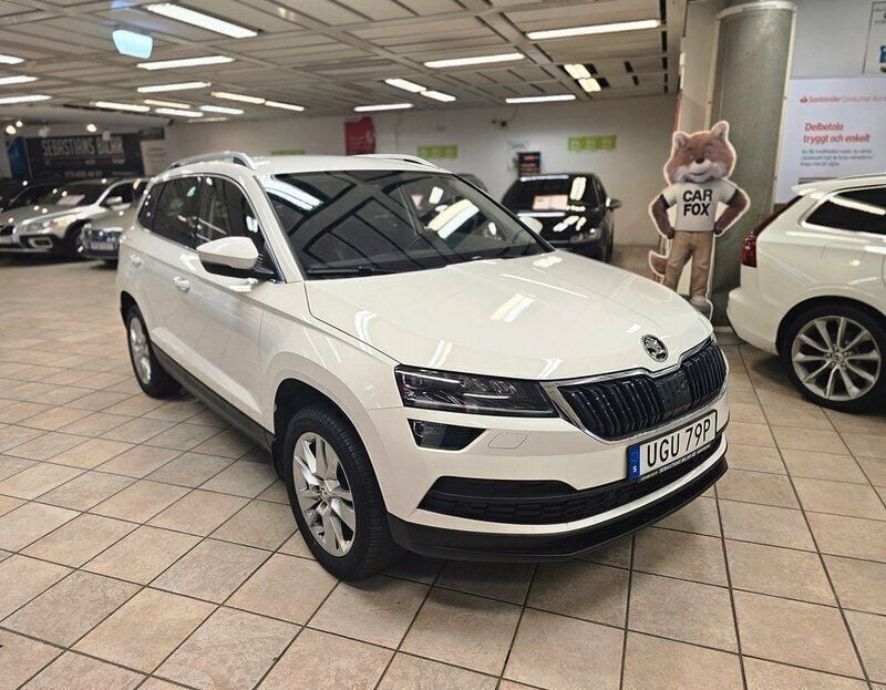 Vit Begagnad 2019 Skoda Karoq Ambition SUV | 184 900 kr (Marknadspris) - Bild 1/4