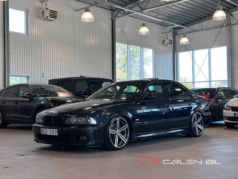Svart Begagnad 2001 BMW M5 Sedan | 259 900 kr - Bild 1/4