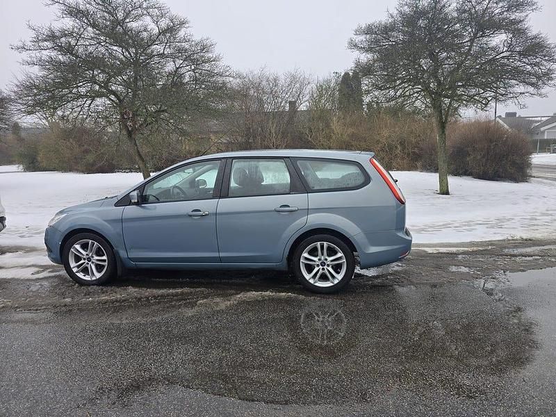 Begagnad Ford Focus 125 HK (91 kW) 2008 Kombi