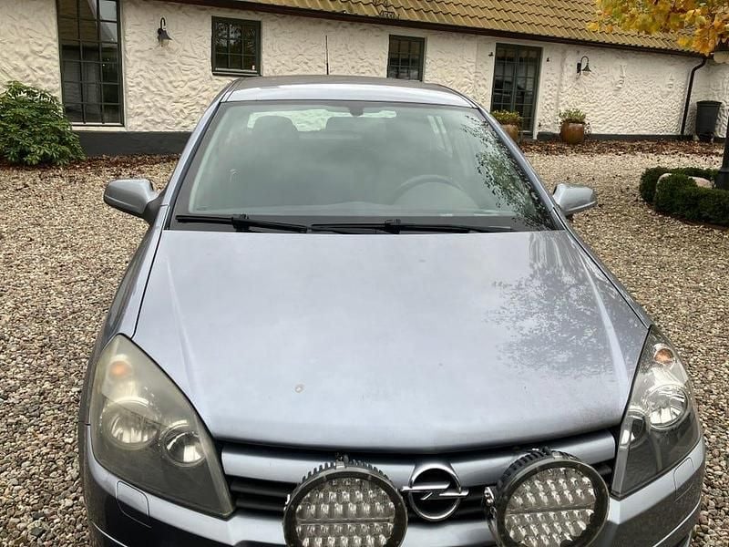 Begagnad 2004 Opel Astra Halvkombi | 25 900 kr (Dyr) - Bild 1/4