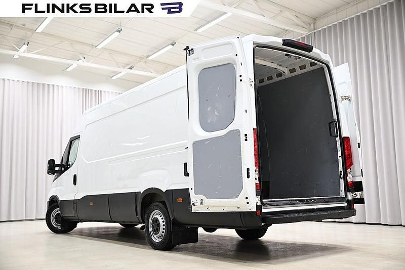 Begagnad Iveco Daily 136 HK (100 kW) 2023 Vit Van