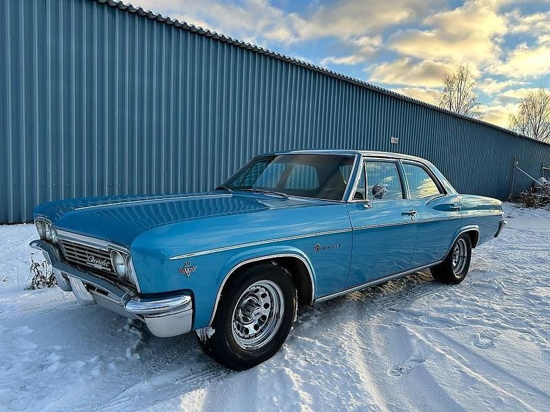 Blå Begagnad 1966 Chevrolet Impala Sedan | 179 000 kr - Bild 1/4