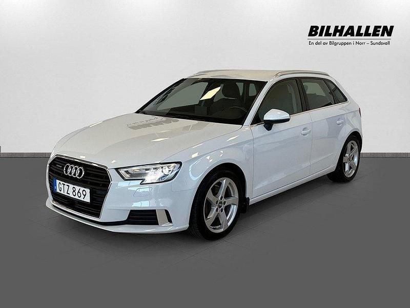 Vit Begagnad 2017 Audi A3 Sportback Proline Halvkombi | 169 900 kr (Dyr) - Bild 1/4