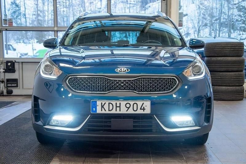 Begagnad Kia Niro Advance 141 HK (103 kW) 2016 Blå SUV