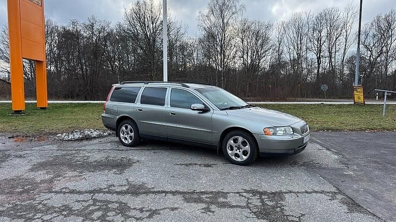 Grön Begagnad 2006 Volvo V70 Kinetic Kombi | 20 000 kr (Bra pris) - Bild 1/4