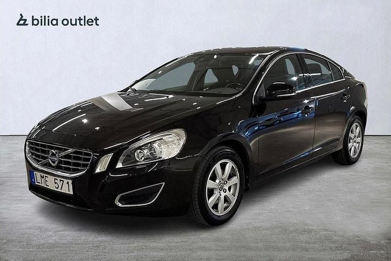 Svart Begagnad 2013 Volvo S60 Momentum Sedan | 144 900 kr (Bra pris) - Bild 1/4