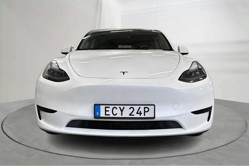 Begagnad Tesla Model Y RWD 250 kW (340 HK) 2023 Vit SUV