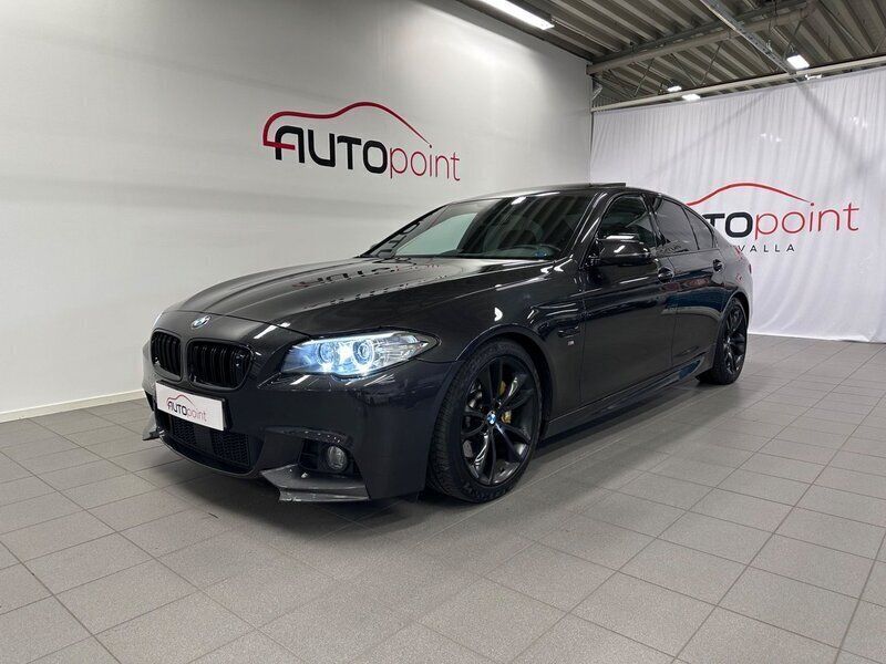 Mörkgrå Begagnad 2014 BMW 530 M Sport Sedan | 239 800 kr (Dyr) - Bild 1/4