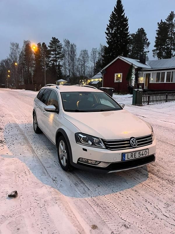Begagnad 2015 VW Passat Alltrack Kombi | 119 500 kr (Superpris) - Bild 1/4