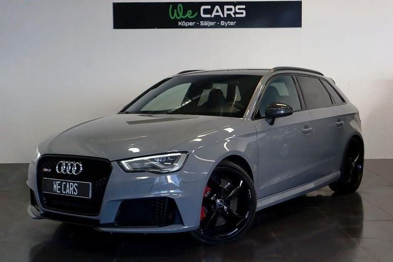 Grå Begagnad 2016 Audi RS3 Sedan | 349 900 kr - Bild 1/4