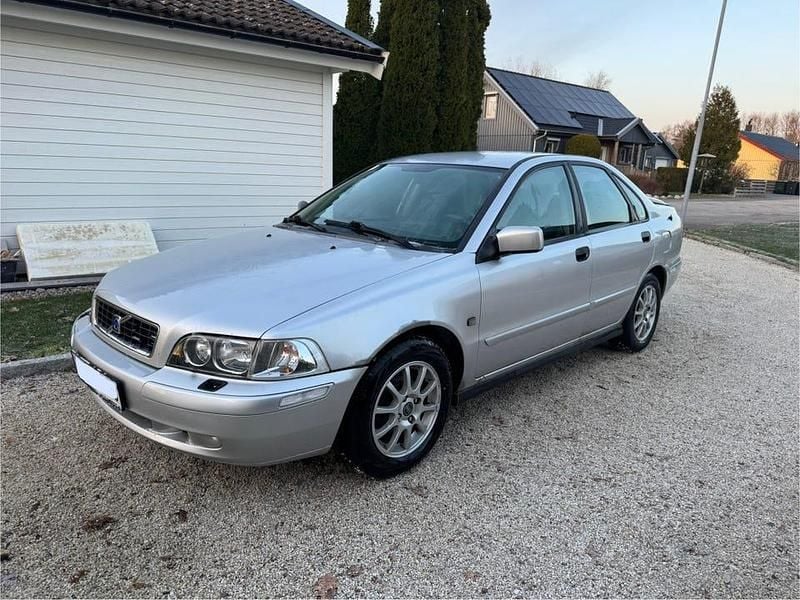 Begagnad 2004 Volvo S40 Sedan | 6 500 kr (Superpris) - Bild 1/4