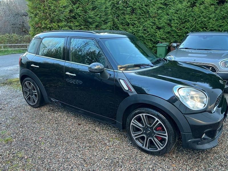 Absolute black metallic Begagnad 2014 Mini John Cooper Works Countryman SUV | 159 000 kr - Bild 1/4