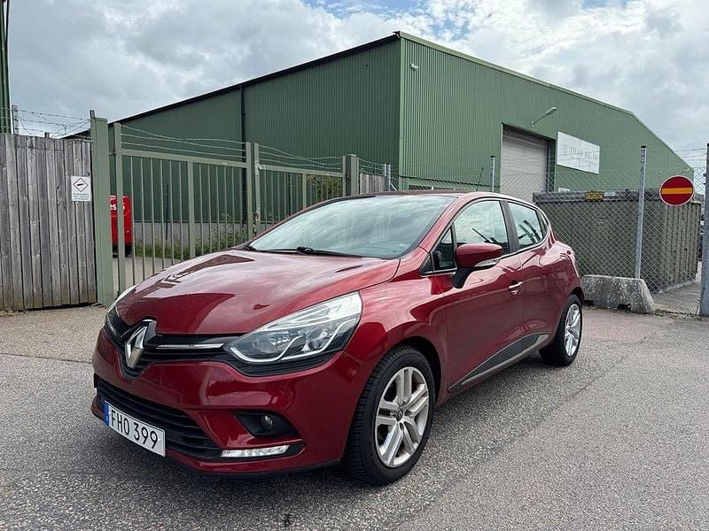 Okänd Begagnad 2016 Renault Clio IV Expression Halvkombi | 69 900 kr (Marknadspris) - Bild 1/4