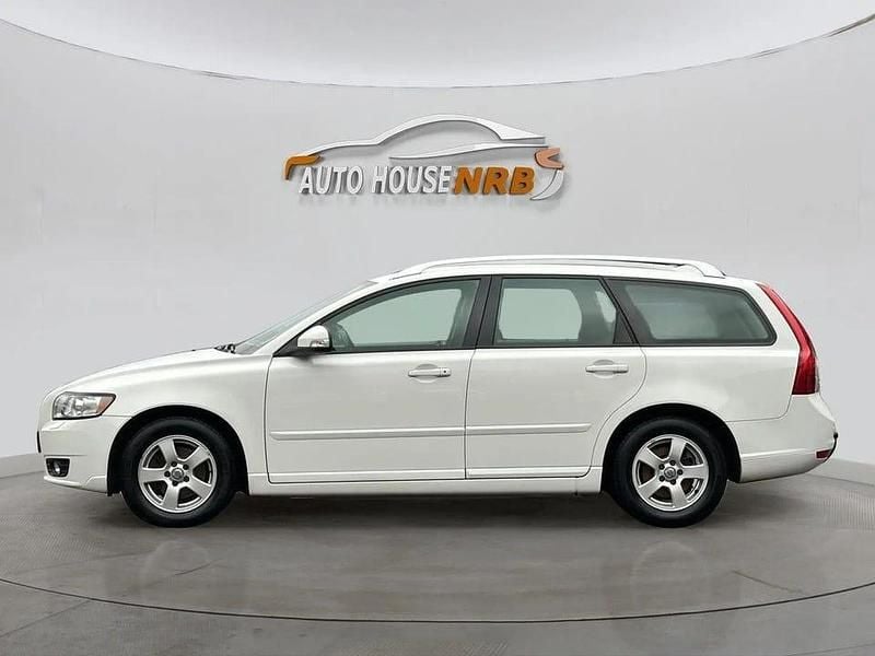 Vit Begagnad 2012 Volvo V50 Kombi | 64 500 kr (Lite dyr) - Bild 1/4