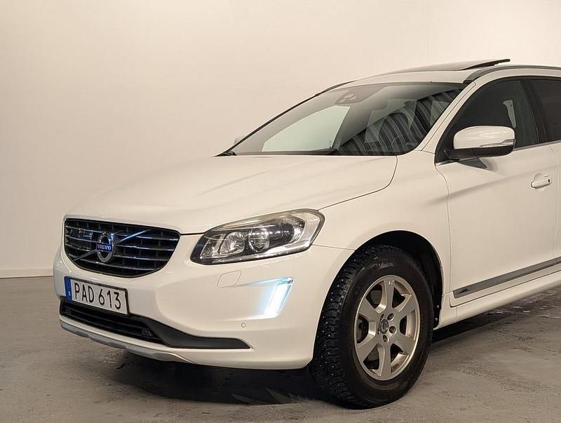 Begagnad Volvo XC60 Summum 190 HK (139 kW) 2016 Vit SUV