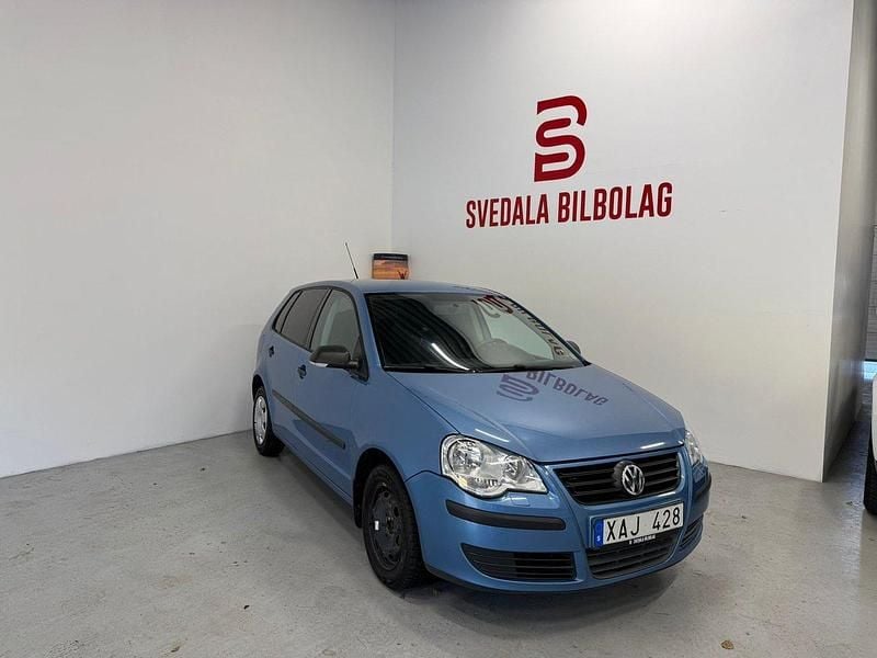 Blå Begagnad 2006 VW Polo Trendline Halvkombi | 24 900 kr (Lite dyr) - Bild 1/4