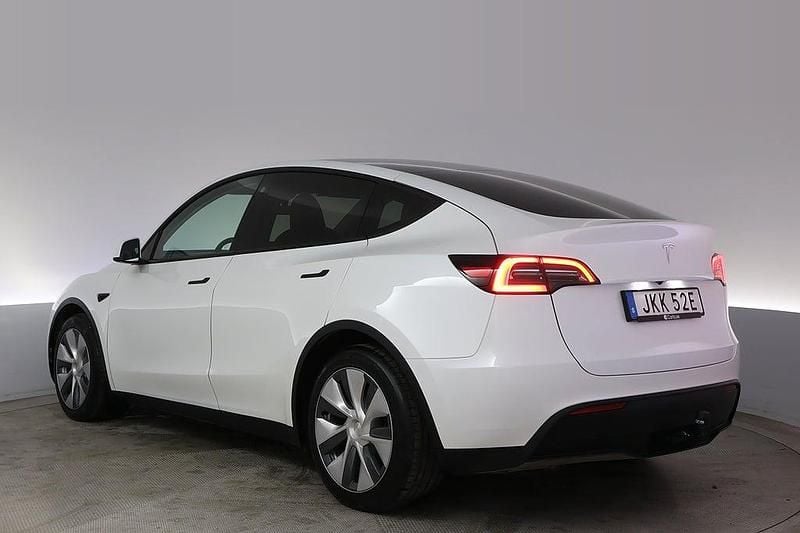 Begagnad Tesla Model Y Standard Range 250 kW (340 HK) 2023 Vit SUV