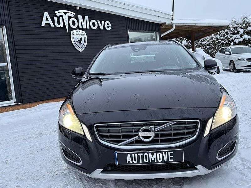 Begagnad Volvo V60 Momentum 116 HK (85 kW) 2012 Svart Kombi