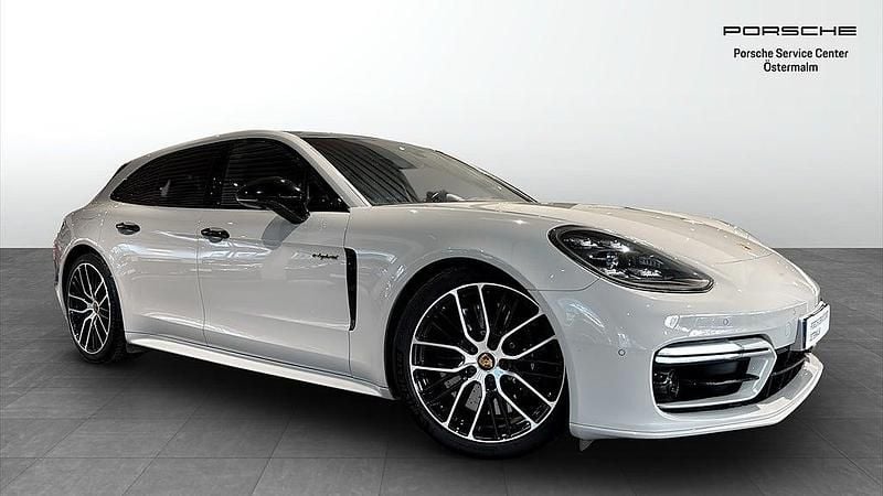 Ljusgrå Begagnad 2021 Porsche Panamera Sport Turismo Kombi | 1 255 000 kr - Bild 1/4