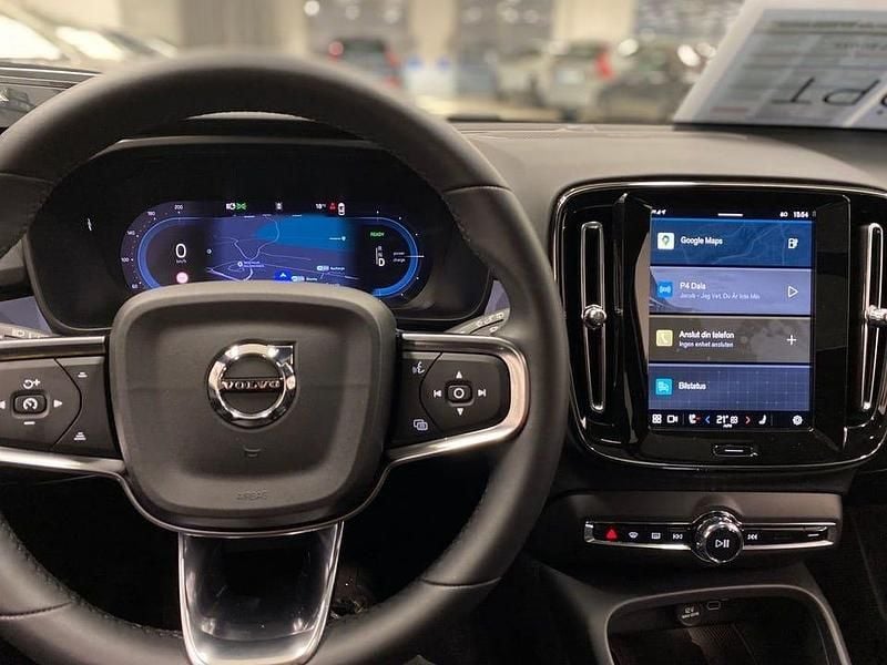 Begagnad Volvo EX40 Ultra 188 kW (256 HK) 2024 Svart SUV