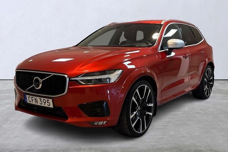 Röd Begagnad 2018 Volvo XC60 R-Design SUV | 364 900 kr (Dyr) - Bild 1/4