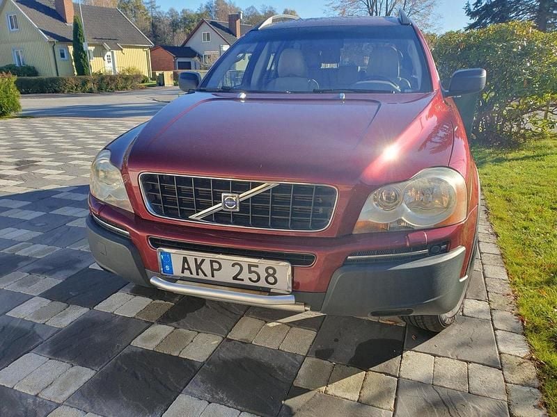 Röd Begagnad 2005 Volvo XC90 Standard SUV | 55 000 kr (Bra pris) - Bild 1/4